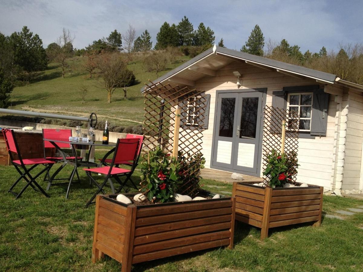 Maison De Vacances Avec Ses Petits Chalets Aouste-sur-Sye Exterior photo