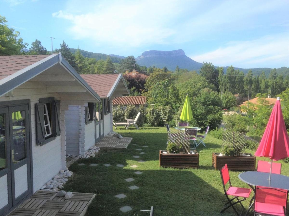 Maison De Vacances Avec Ses Petits Chalets Aouste-sur-Sye Exterior photo